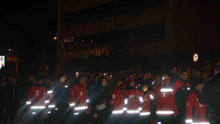 Saatler 04.17'yi Gösterdi, Çankırı Asrın Felaketi İçin Yürüdü