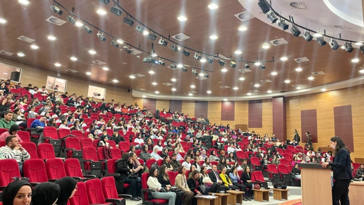 Sağlık Bilimleri'nde Mezun Öğrenci Buluşma Etkinliği