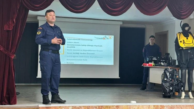 Sahil Güvenlik Öğrencilerle Buluştu