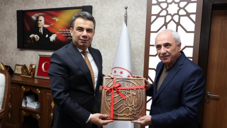 Şair ve Yazar Nurullah Genç'ten İl Millî Eğitim Müdürü Hasan Gümüş'e Ziyaret