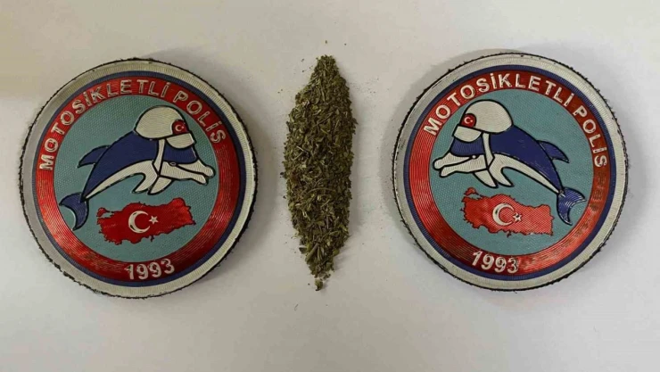 Sakız kutusu İçerisinde Esrar Ele Geçirildi