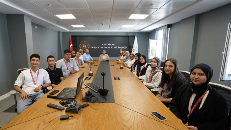 Şampiyonlardan Kuşcu'ya Ziyaret