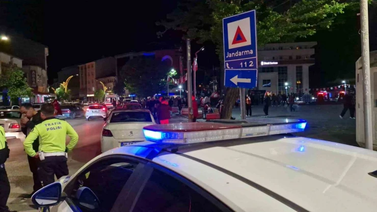 Havai Fişek 9 Yaşındaki Çocuğun Kafasına İsabet Etti