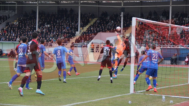 ŞAMPİYONLUK YOLUNDA BİR ENGEL DAHA AŞILDI