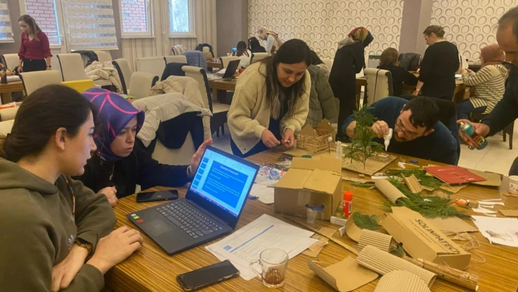 Scientix STEM Eğitimi Çalıştayı Tüm Hızıyla Devam Ediyor
