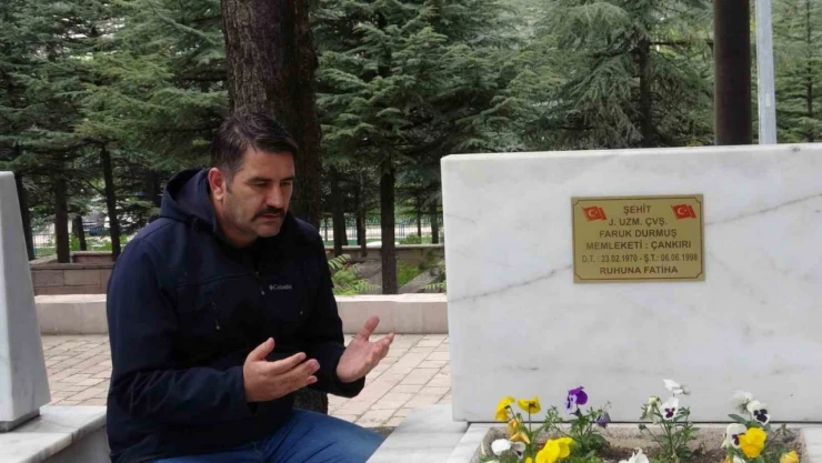 Şehidin Cenaze Töreninden Etkilendi, 8 Bin Şehit Mezarı Ziyaret Etti