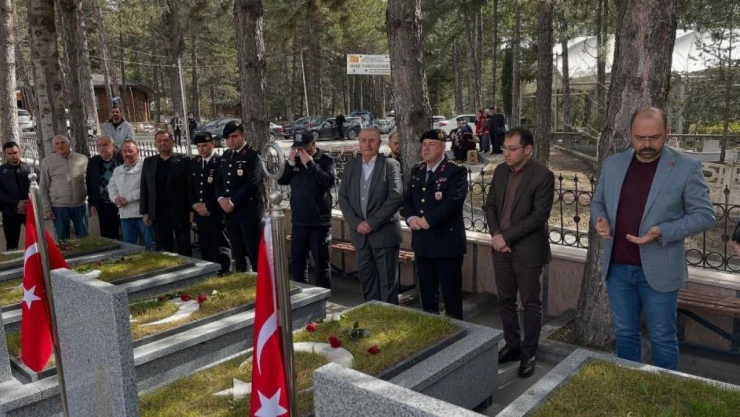 Şehit Hava Pilot Teğmen Eracar Anıldı
