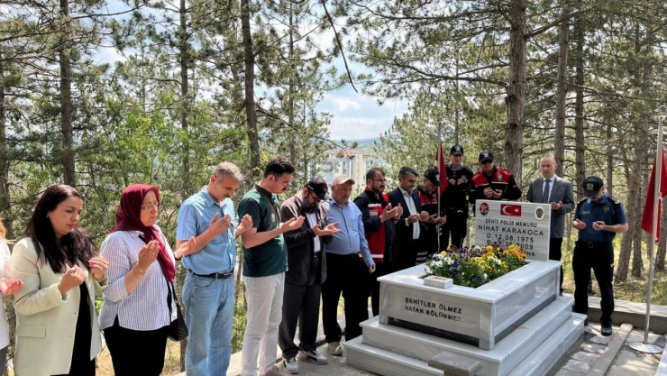 Şehit Polis Kabri Başında Anıldı