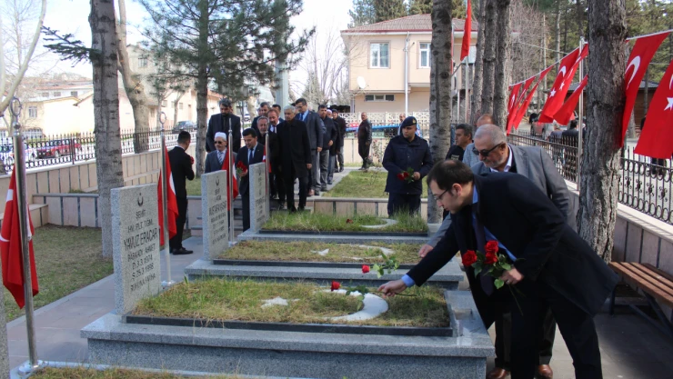 Şehit Teğmen Kabri Başında Anıldı