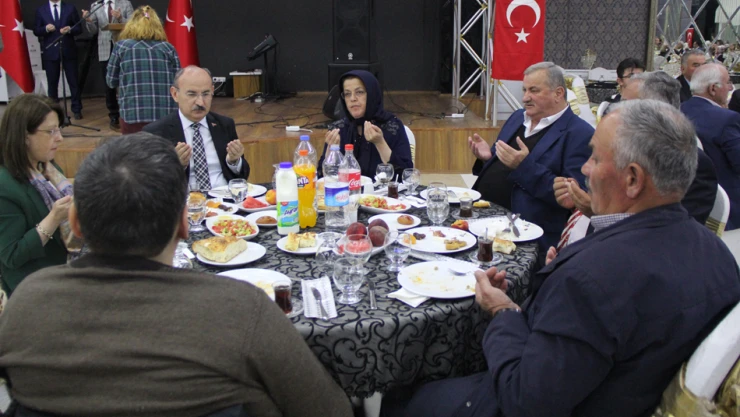 'Şehit ve gazilerimize ne kadar minnet duysak azdır'