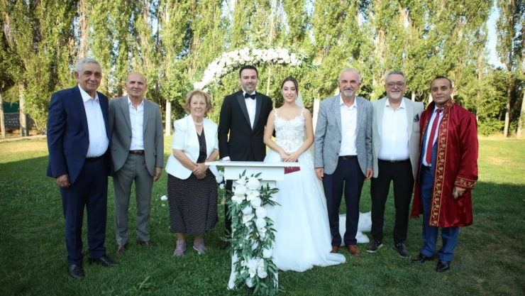 Seydioğlu ve Şamiloğlu Ailelerinin Mutlu Günü