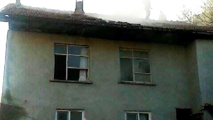 Seyir halindeki kamyon alev aldı