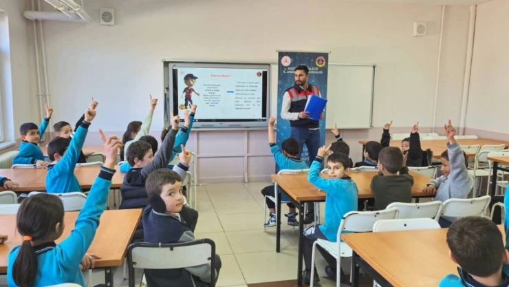 Siber Farkındalık ve Bilinçlendirme Eğitimi Verildi