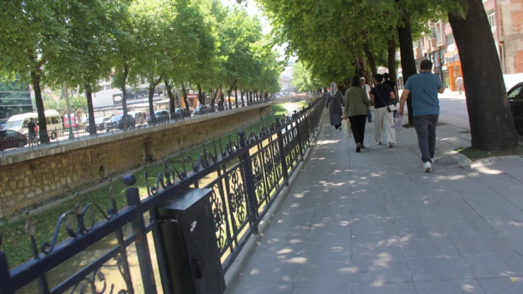 Sıcak Hava Bunalttı