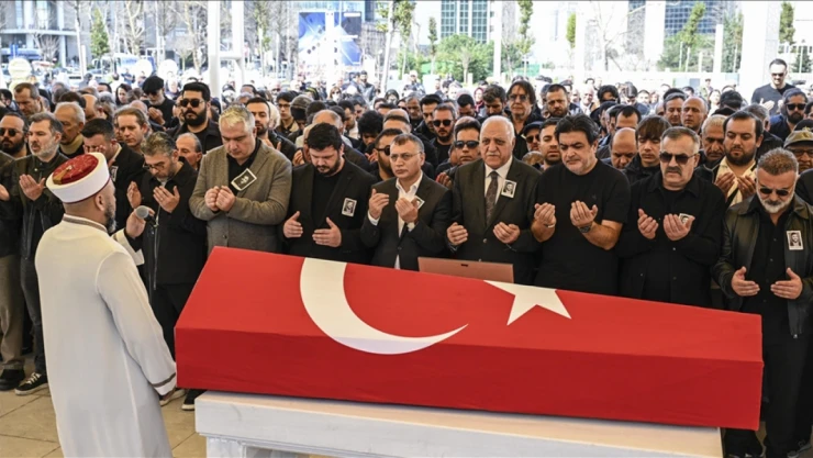 Şinasi Yurtsever İstanbul'da Son Yolculuğuna Uğurlandı