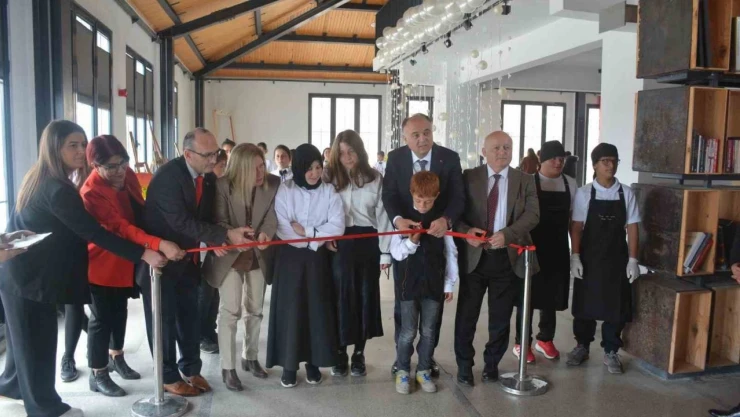 Sinop'ta 'Özelim Çocuk Korosu ve Karma Sanat Sergisi'