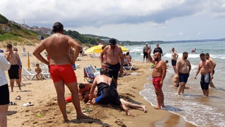 Sinop'ta 1 Kişi Boğulma Tehlikesi Geçirdi