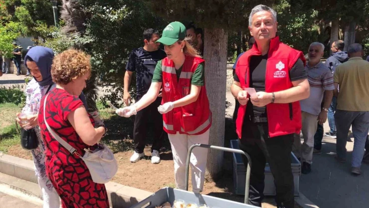 Sinop'ta 2 Bin 500 Kişiye Aşure İkramı