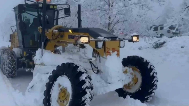 219 Köy Yolu Ulaşıma Kapandı