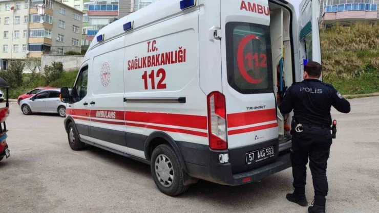 Sinop'ta 3 Tekerlekli Motosiklet Devrildi: 2 Yaralı