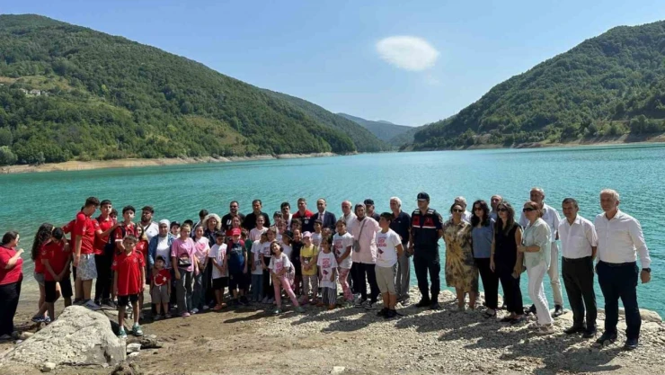 Sinop'ta Baraj Ve Göletlere 1,5 Milyona Yakın Sazan Bırakıldı