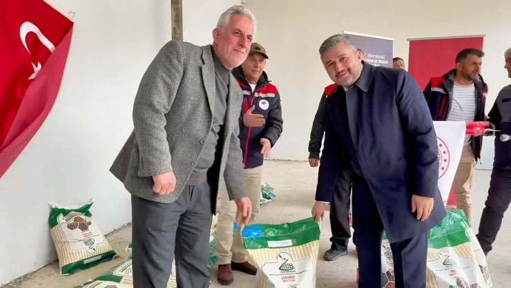 Çiftçilere Kuru Fasulye Tohumu Dağıtıldı
