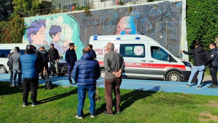 Sinop'ta Denize Giren Kişi Boğularak Hayatını Kaybetti