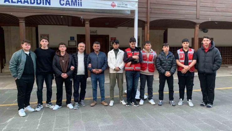 Gençler Sabah Namazında Buluştu