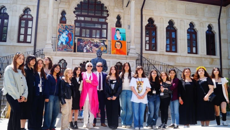 Lise Öğrencileri Eserlerini Beğeniye Sundu