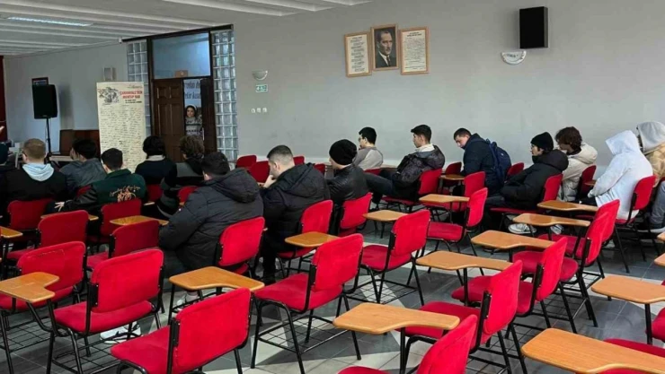 Lise Öğrencilerine Kişisel Gelişim Eğitimi