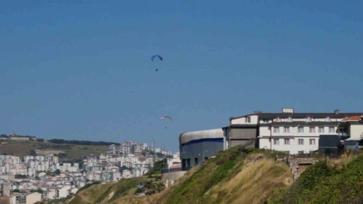 Sinop'ta Yamaç Paraşütü Etkinliği