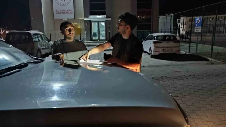 Yaralı Halde Bulunan Leylek Tedavi Altına Alındı