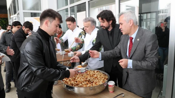 Sinop'un Geleneksel Tatları Öğrencilerinin Beğenisine Sunuldu