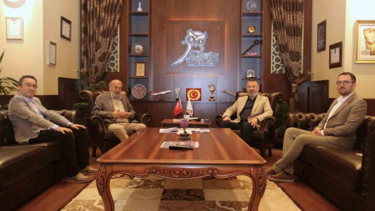 Akademisyenlerden Rektör Kırışık'a Ziyaret