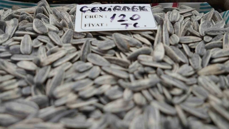 Sohbetlerin Vazgeçilmezi, Kilosu 120 Liradan Alıcı Buluyor