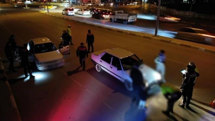 Şok Uygulamalarda Silah ve Uyuşturucu Ele Geçirildi