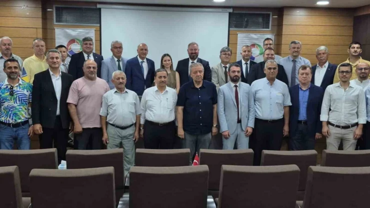 Srebrenitsa Soykırımı'nda Hayatını Kaybedenler Türkiye'de 'Bosna Milli Marşı' İle Anıldı