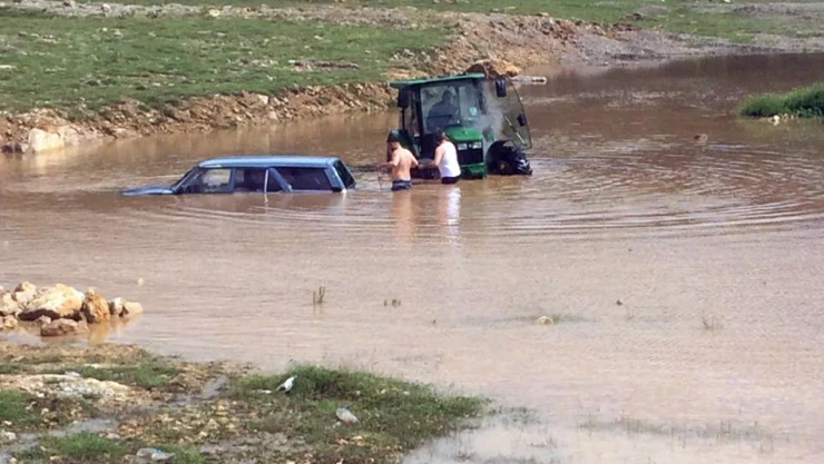 Su için gittiği çeşmede, suya esir oldu