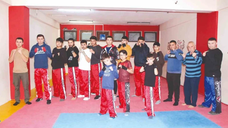 Kick Boks Antrenmanları Yeniden Başladı