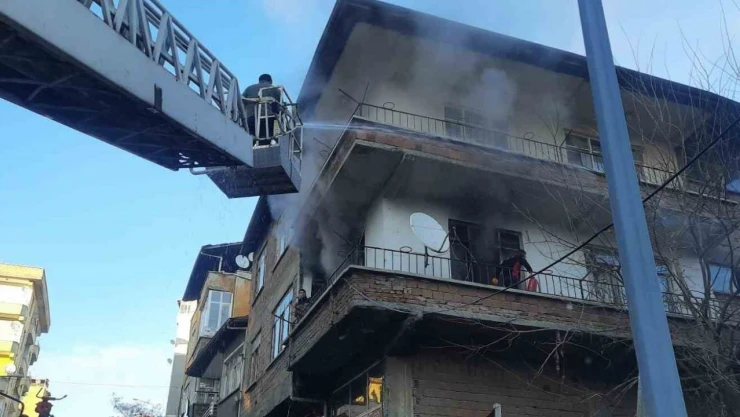 Sungurlu'da Korkutan Yangın