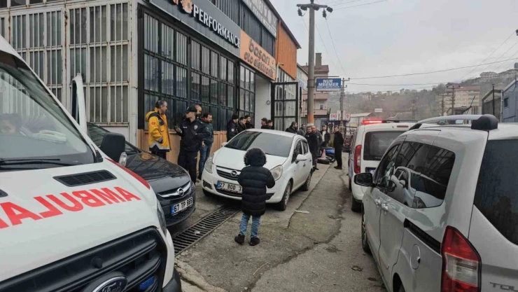 Şüphelendiği Otomobilden Ceset Çıktı