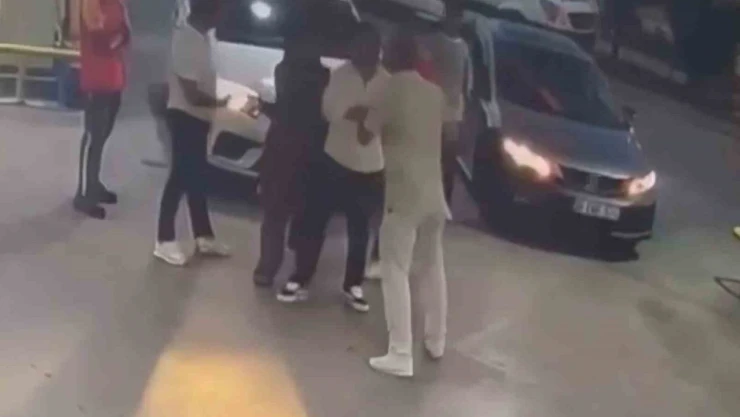 Sürücülerin Şerit Kavgası Kanlı Bitti: 1 Yaralı