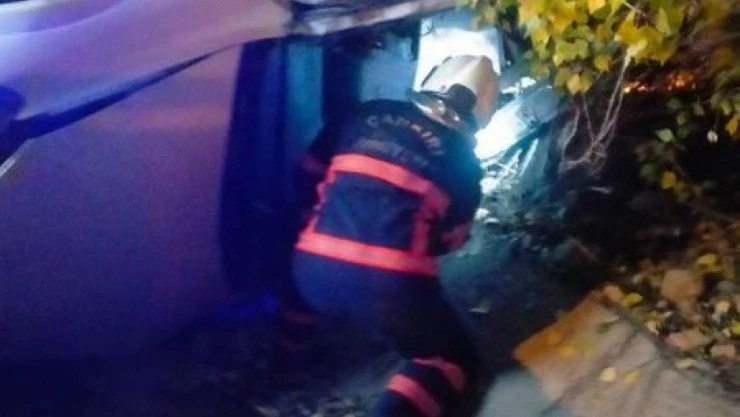 Takla Atan Otomobil Hurdaya Döndü: 1 Ölü, 1 Yaralı
