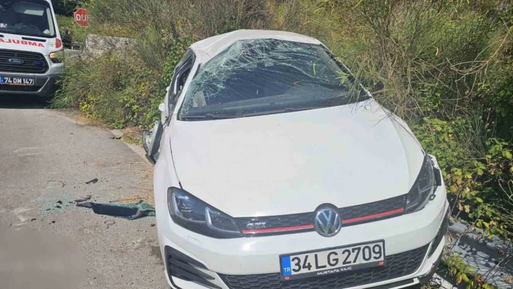 Uçuruma Yuvarlanmaktan Son Anda Kurtuldu: 5 Yaralı