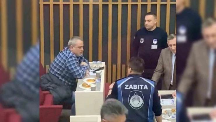 Tanju Özcan, Zabıta Müdürünü Görevden Aldı