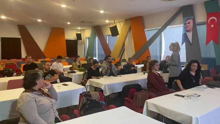 Tanrısever, ÇEKÜL Gelecek Akademisinde Eğitim Verdi