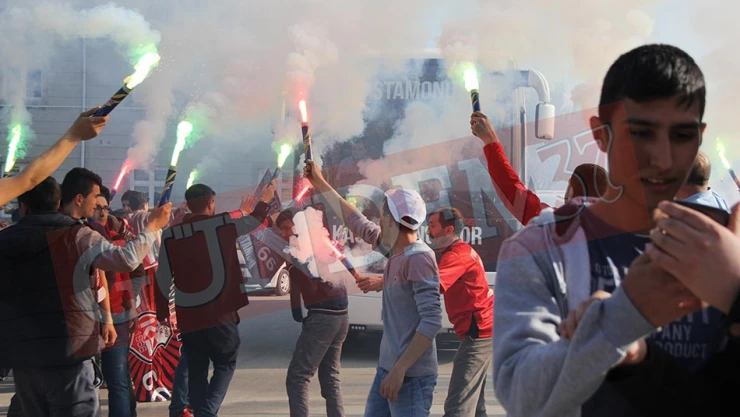 Taraftar, galibiyeti doyasıya kutladı