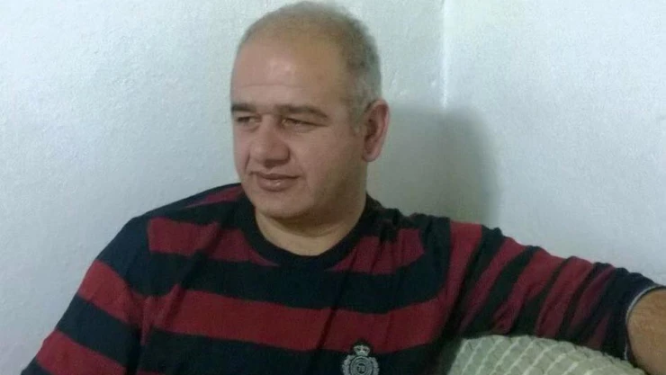 Taş ocağında kafasına kaya düştü