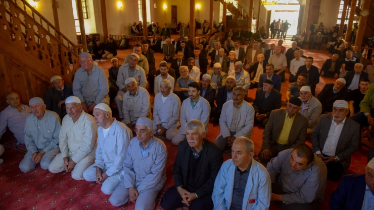 Taşköprü'de Hacı Adayları Dualarla Uğurlandı