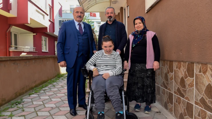 Taşköprü'de Özel Bireye Akülü Sandalye Teslim Edildi